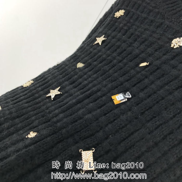 CHANEL香奈兒 18FW秋冬最新款 小香手工縫製小飾品 套頭羊毛針織衫 男女同款 ydi1376